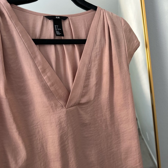 H&M Classic Satin  Tan Blouse - Picture 2 of 4